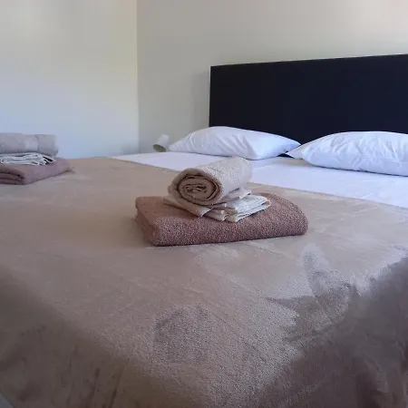 Luxe Leo Apartment